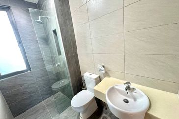 Aura Residence @ Precint 8