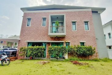 Scarlet @ Bandar Rimbayu