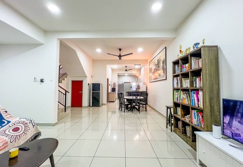 Evira @ Warisan Puteri