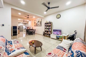 Evira @ Warisan Puteri