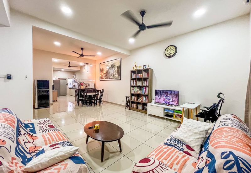 Evira @ Warisan Puteri