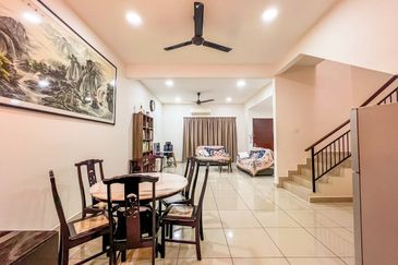 Evira @ Warisan Puteri