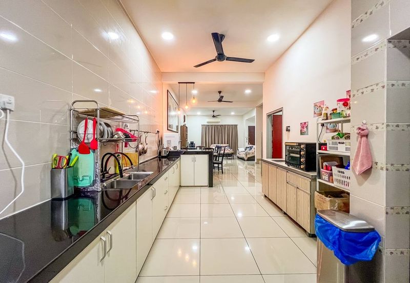 Evira @ Warisan Puteri