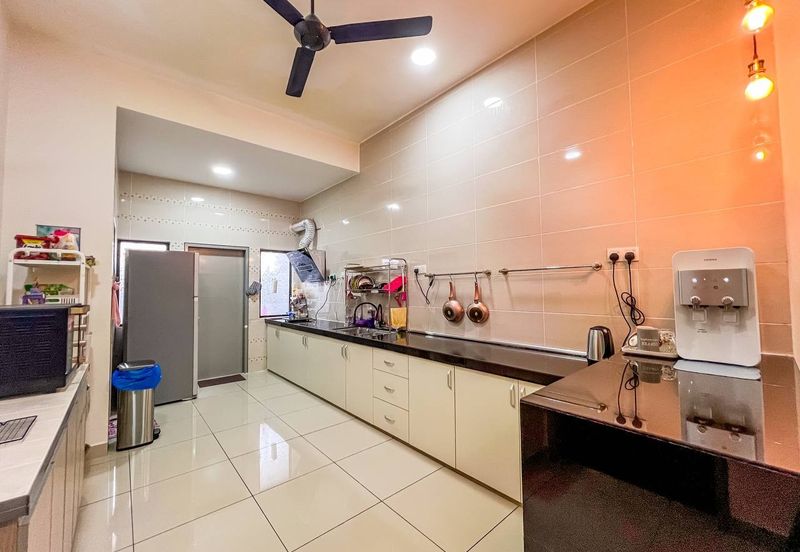 Evira @ Warisan Puteri