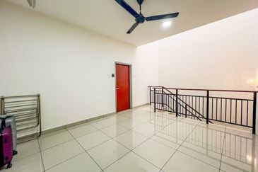 Evira @ Warisan Puteri