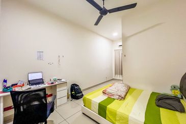 Evira @ Warisan Puteri