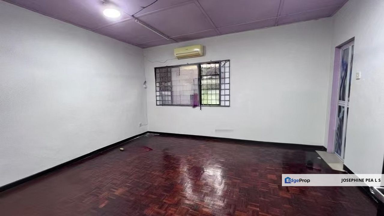 🔥 FREEHOLD Double Storey Terrace House @ Taman Bukit Serdang Section 5 – For Sale!, Selangor, Seri Kembangan