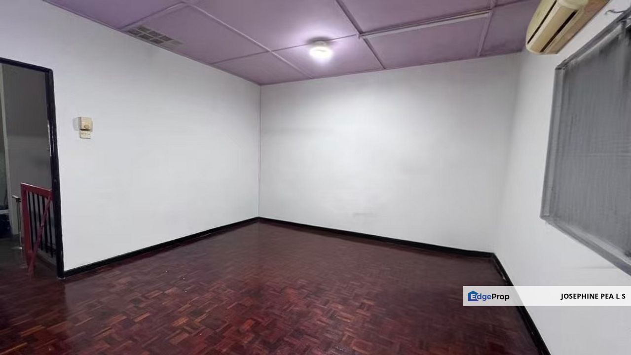 🔥 FREEHOLD Double Storey Terrace House @ Taman Bukit Serdang Section 5 – For Sale!, Selangor, Seri Kembangan