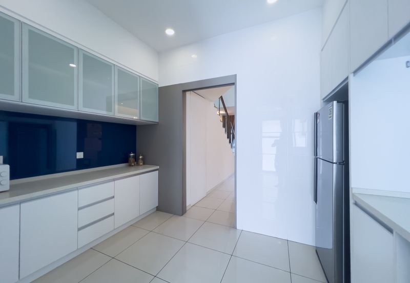 Tropical Villa Luxury Service Suites