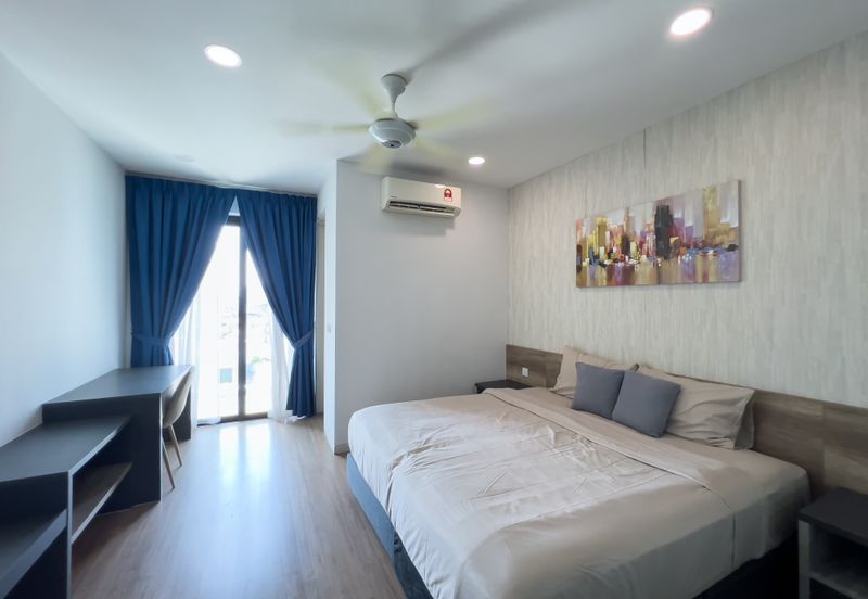 Tropical Villa Luxury Service Suites