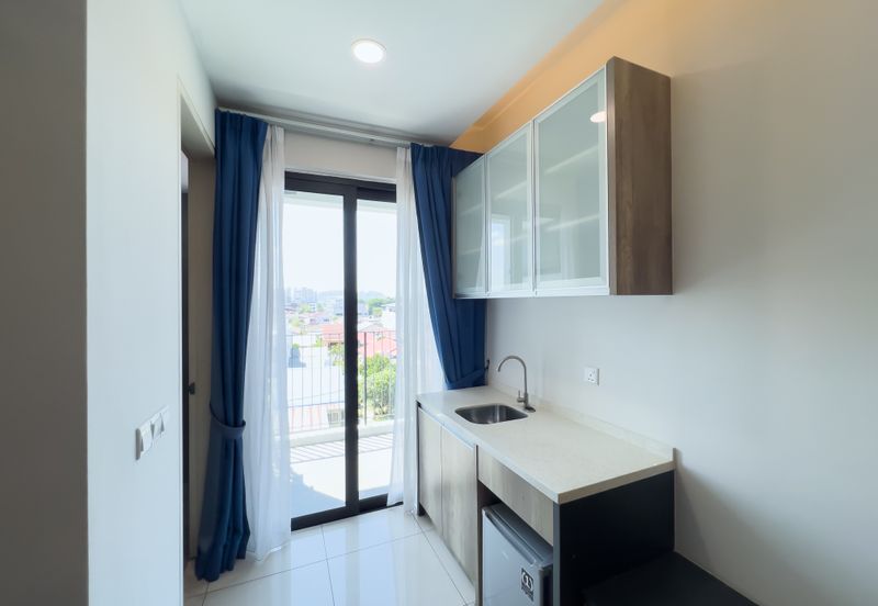 Tropical Villa Luxury Service Suites