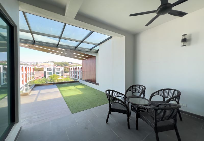 Tropical Villa Luxury Service Suites