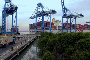 West Port, Pulau Indah