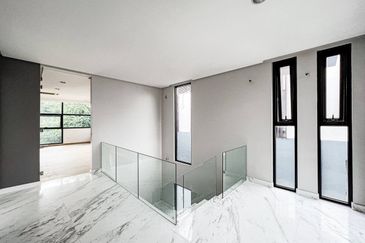 Perdana Lakeview East