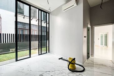 Perdana Lakeview East