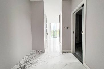 Perdana Lakeview East