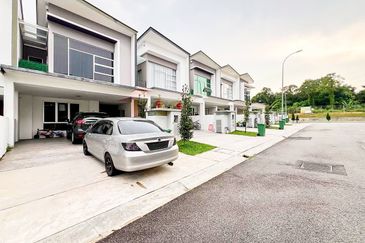 Parkfield Residences, Tropicana Heights