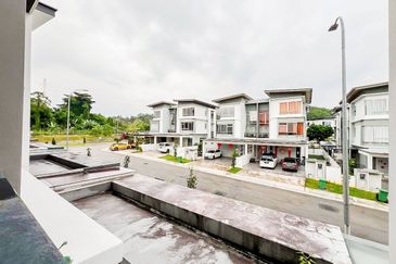 Parkfield Residences, Tropicana Heights