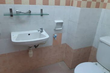 Jalan Spektrum U16 @ Taman Bukit Subang