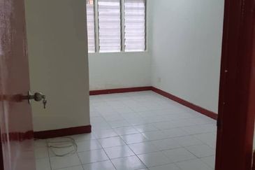 Jalan Spektrum U16 @ Taman Bukit Subang