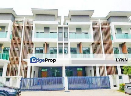 ROOFTOP POOL & PARTIALLY FURNISHED 3 STOREY REFLEXION POOL VILLA @ BANDAR NUSAPUTRA PUCHONG , Selangor, Puchong South