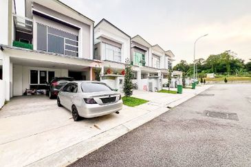 Parkfield Residences, Tropicana Heights