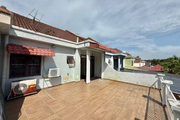 Jalan Turmalin 7/12F