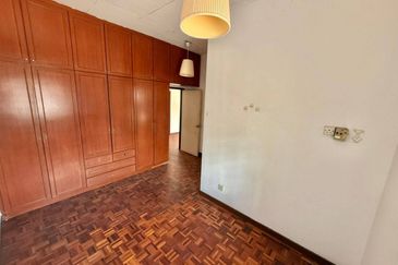 Jalan Turmalin 7/12F