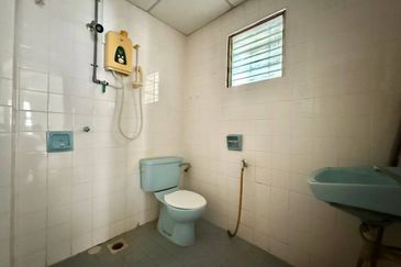 Jalan Turmalin 7/12F