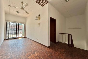 Jalan Turmalin 7/12F