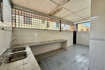 Jalan Turmalin 7/12F