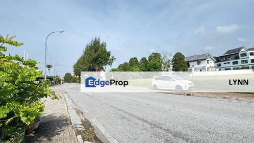 LARGE BASIC UNIT 2.5 STOREY SUPERLINK SEKSYEN 7 SHAH ALAM, Selangor, Shah Alam