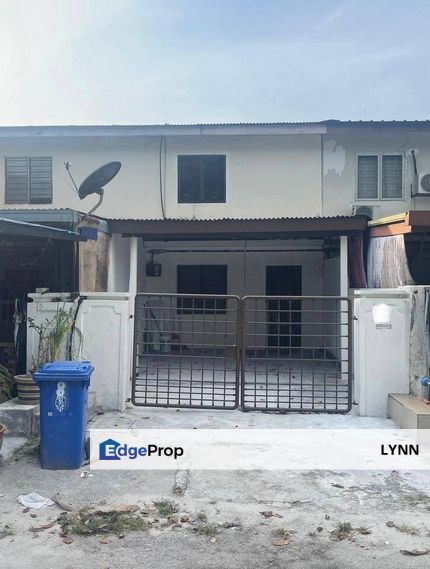 CHEAP FACING OPEN RENOVATED & REFURBISHED DOUBLE STOREY SEKSYEN 18 SHAH ALAM, Selangor, Shah Alam