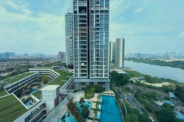 Aurora Tower @ Eco Sky