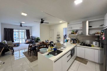 Aurora Tower @ Eco Sky