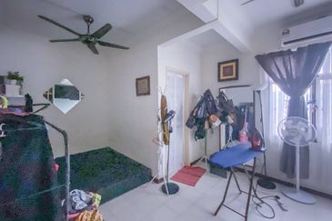 Jalan Uranus U5/122C