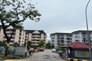 RIVER VIEW APARTMENT PINANG 1B GALLERY 1E OLD KLANG ROAD