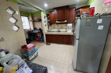 RIVER VIEW APARTMENT PINANG 1B GALLERY 1E OLD KLANG ROAD