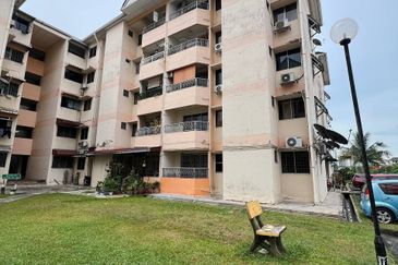 RIVER VIEW APARTMENT PINANG 1B GALLERY 1E OLD KLANG ROAD