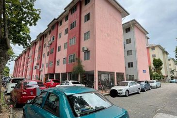 Bandar Bukit Tinggi 1 Apartment