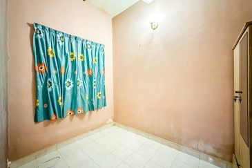 Jalan Spektrum U16 @ Taman Bukit Subang