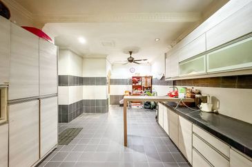 Jalan Spektrum U16 @ Taman Bukit Subang