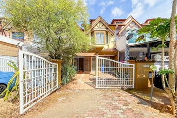 Jalan Spektrum U16 @ Taman Bukit Subang