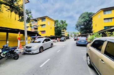 Flat PKNS AU3 (Blok 7 - 15)