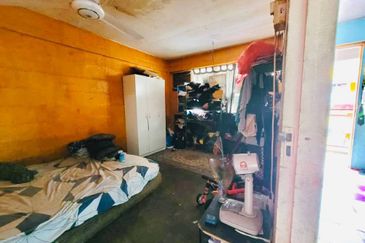 Flat PKNS AU3 (Blok 7 - 15)