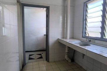 Bandar Tasik Selatan Low Cost Flat