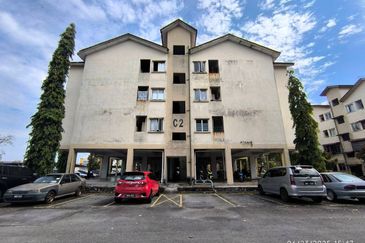 LEVEL 1 LOW COST FLAT TAMAN MURNI, RTB BUKIT CHANGGANG