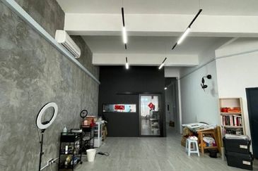 Taipan Business Centre, USJ 10