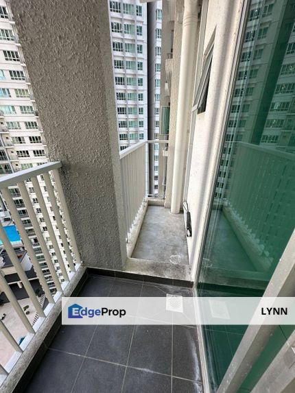 FACING SWIMMING POOL RAZAK CITY RESIDENCES  SUNGAI BESI, KUALA LUMPUR., Kuala Lumpur, Salak Selatan