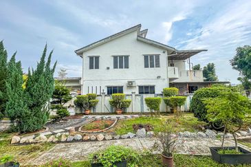 ENDLOT 2-STOREY SUPERLINK D'ALPINIA BANDAR 16 SIERRA,PUCHONG SOUTH